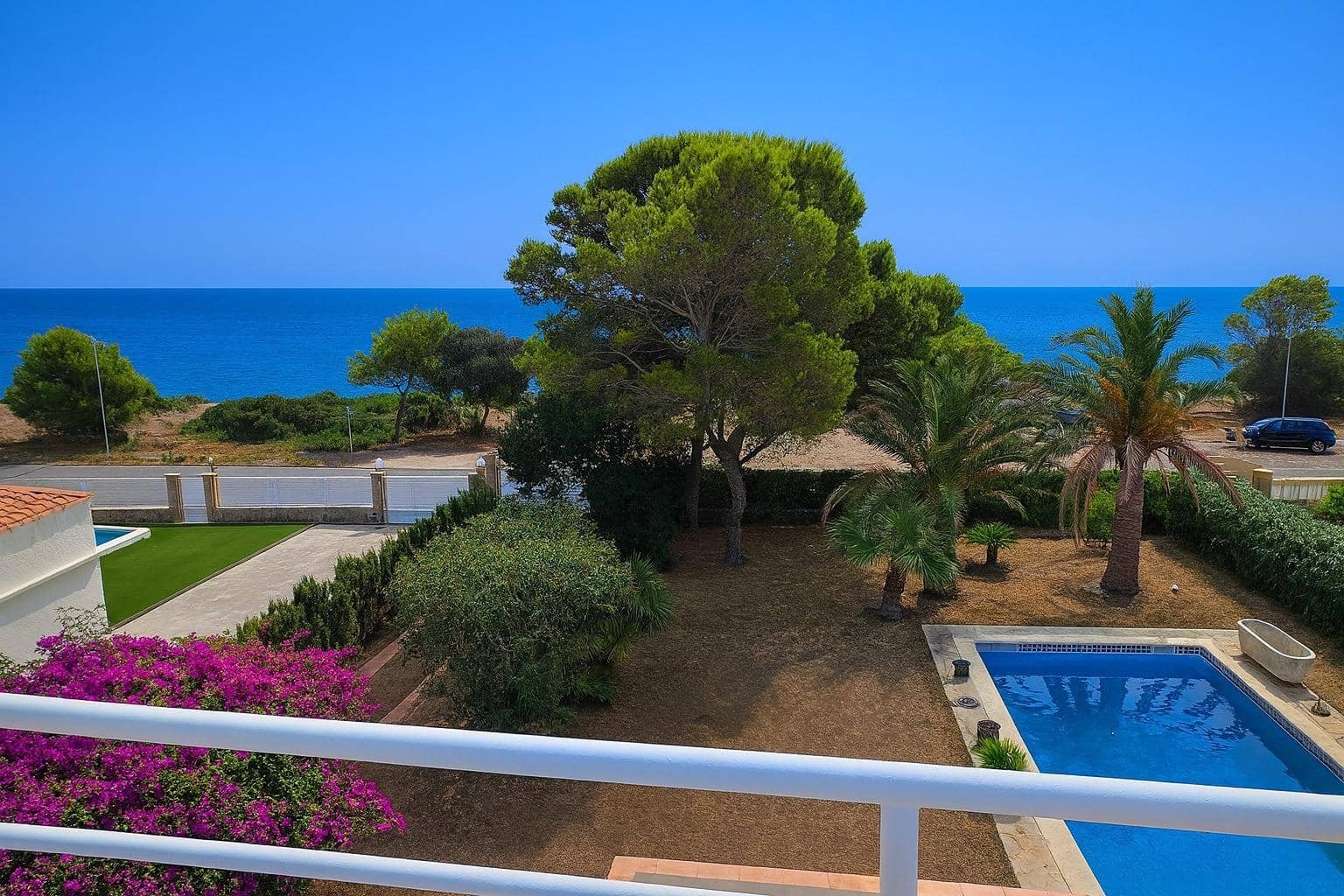 5 soverom Villa til salgs i Calafat med svømmebasseng garasje - € 490 000 (Ref: 9334918)