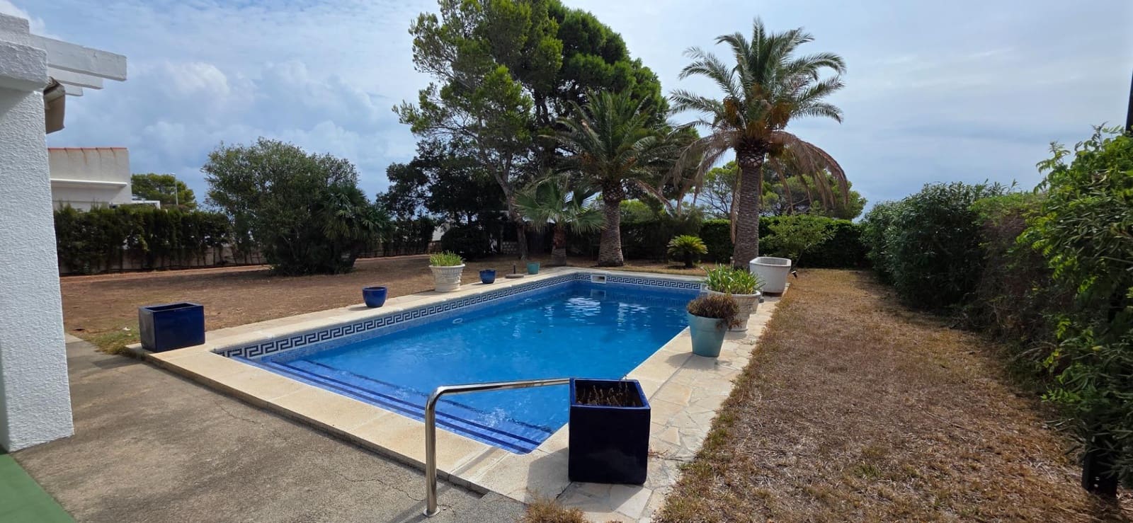 5 soverom Villa til salgs i Calafat med svømmebasseng garasje - € 490 000 (Ref: 9334918)