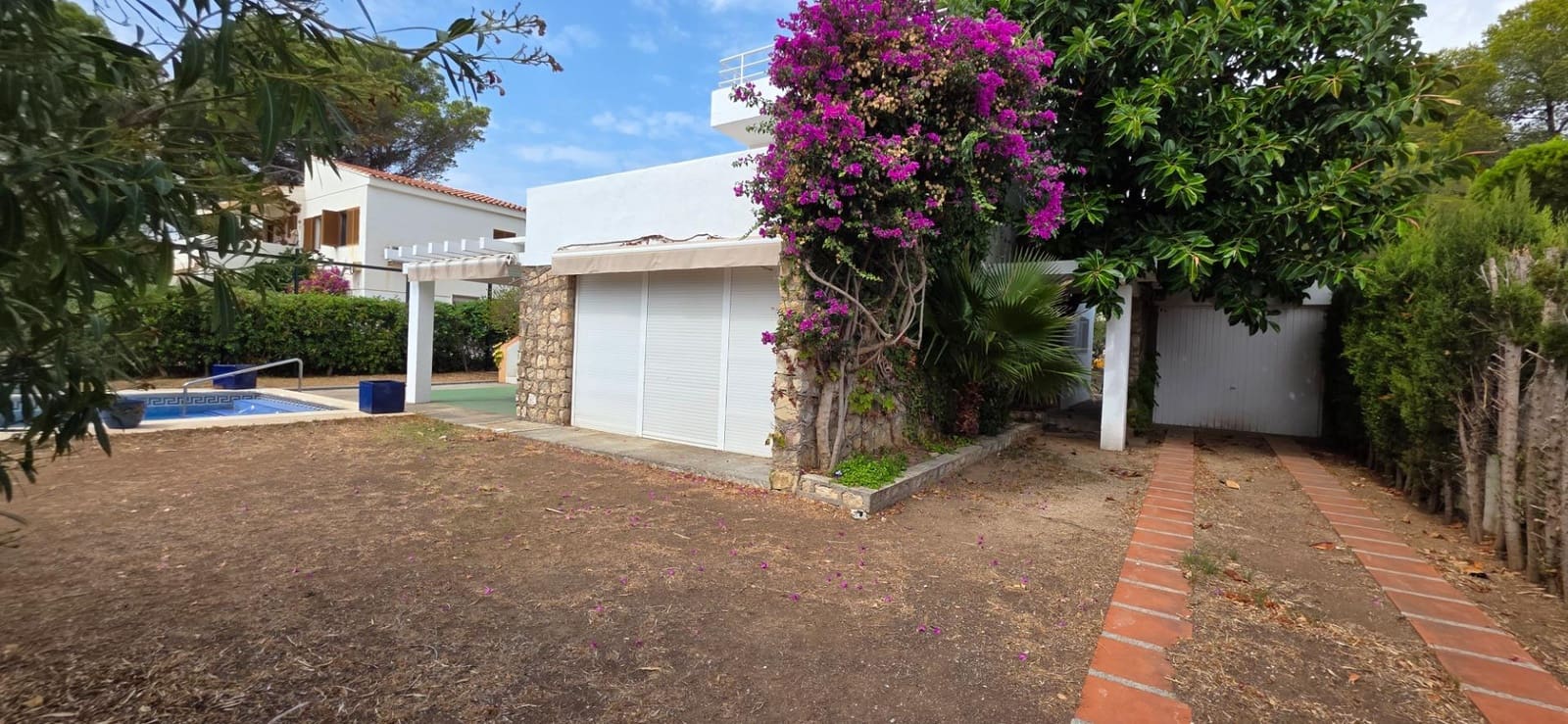 5 soverom Villa til salgs i Calafat med svømmebasseng garasje - € 490 000 (Ref: 9334918)