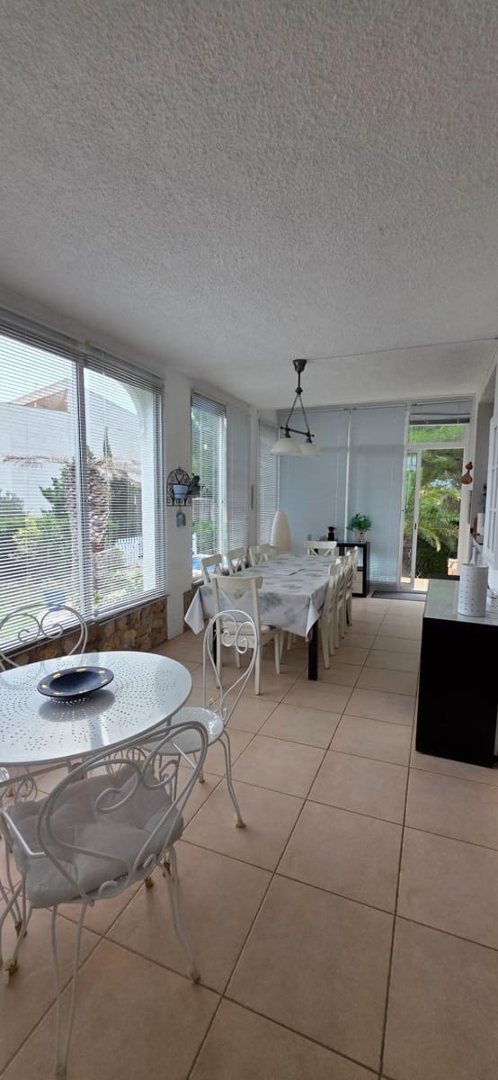 5 sypialnia Willa na sprzedaż w Calafat z basenem garażem - 375 000 € (Ref: 9338007)