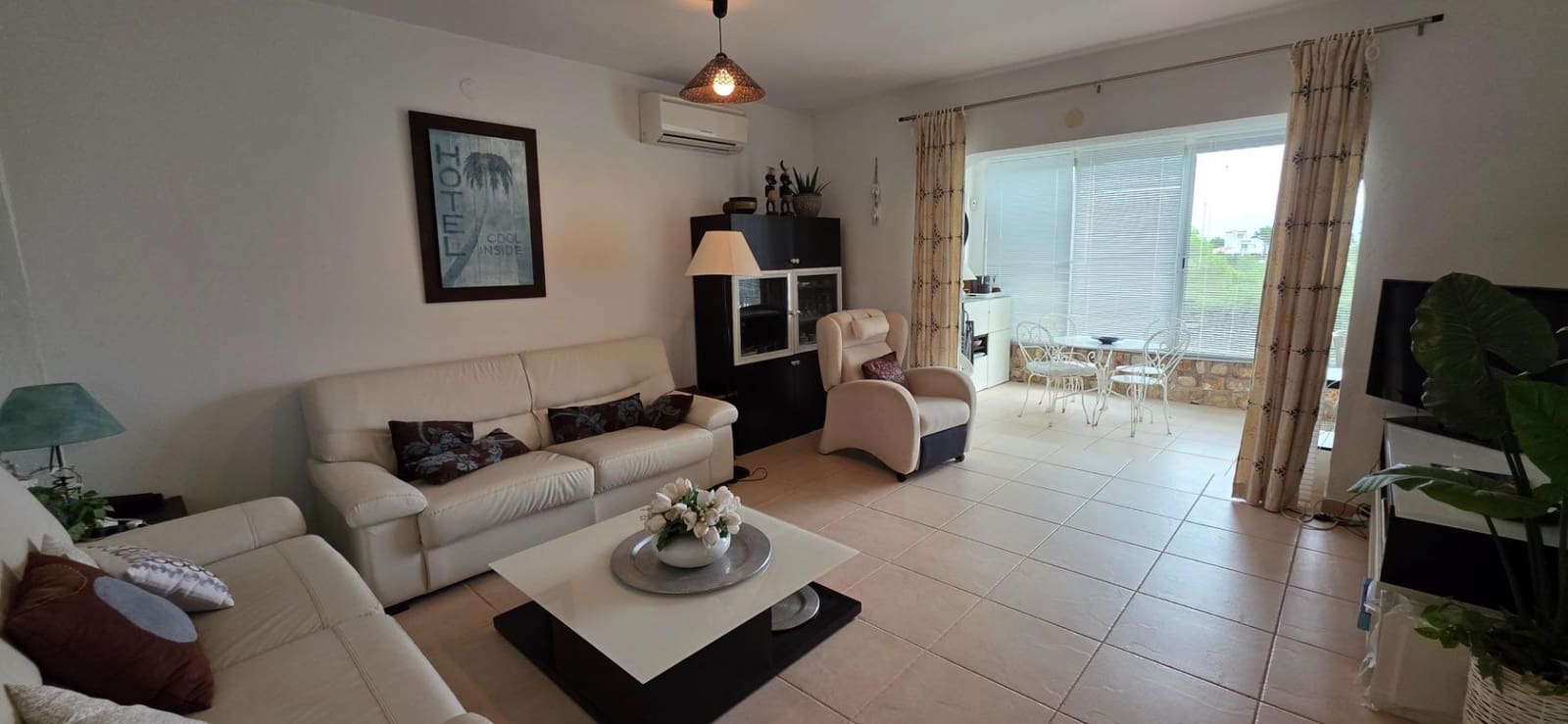 5 sypialnia Willa na sprzedaż w Calafat z basenem garażem - 375 000 € (Ref: 9338007)