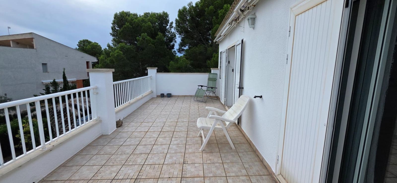 5 sypialnia Willa na sprzedaż w Calafat z basenem garażem - 375 000 € (Ref: 9338007)