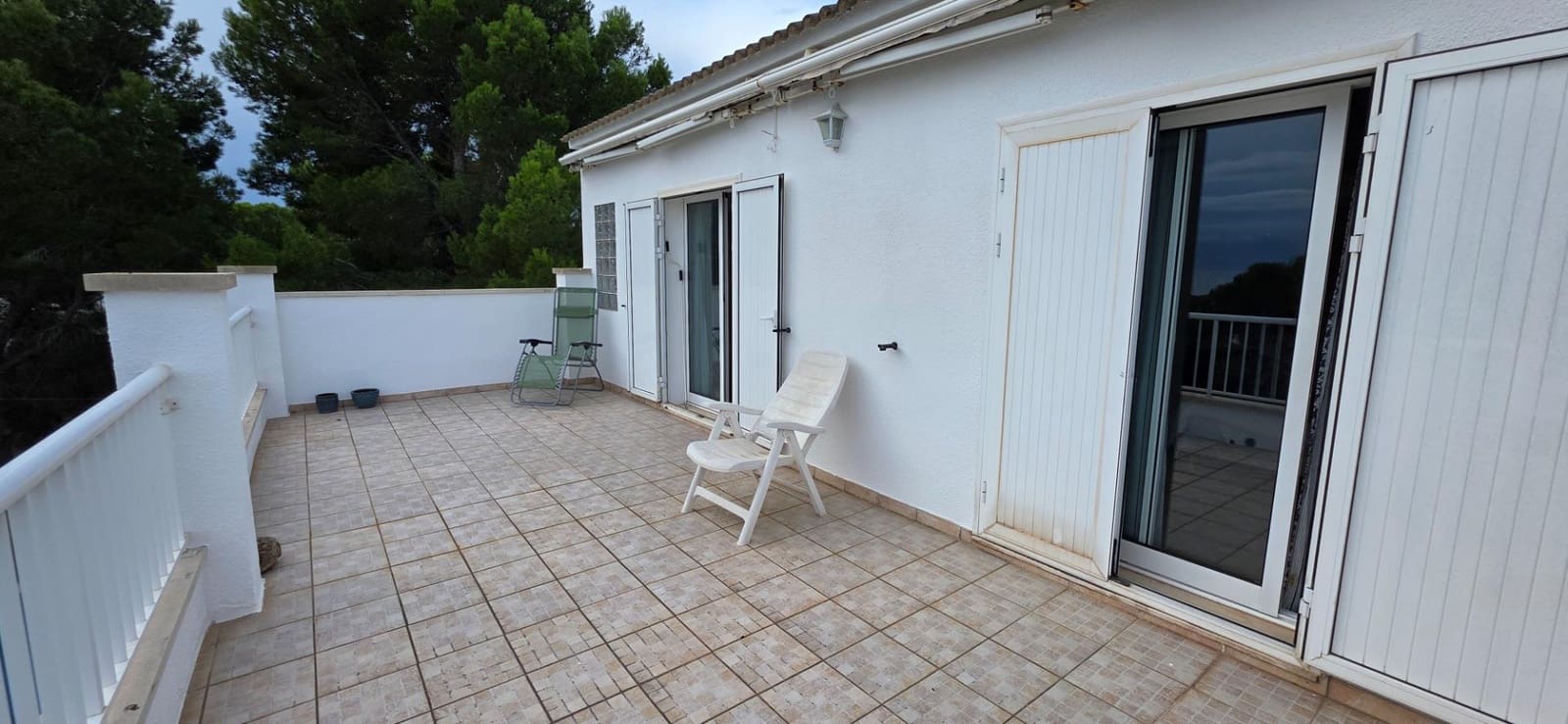 5 sypialnia Willa na sprzedaż w Calafat z basenem garażem - 375 000 € (Ref: 9338007)