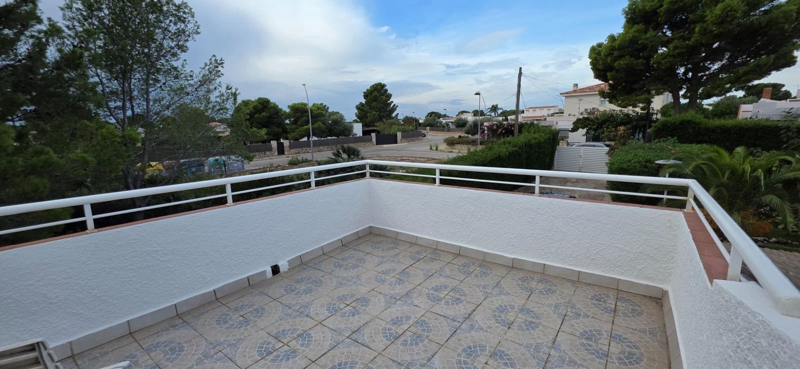 5 sypialnia Willa na sprzedaż w Calafat z basenem garażem - 375 000 € (Ref: 9338007)