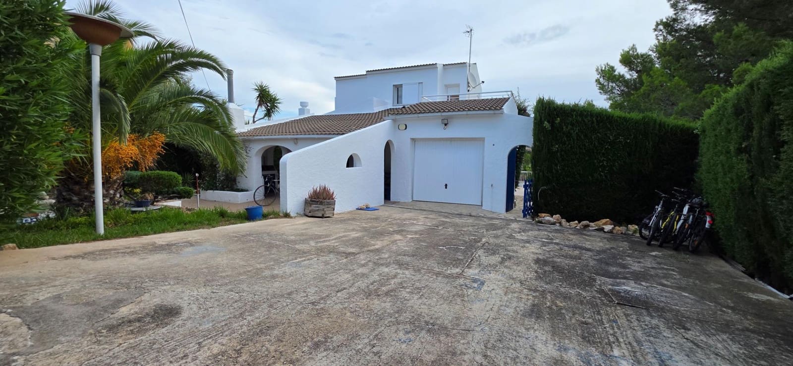 5 sypialnia Willa na sprzedaż w Calafat z basenem garażem - 375 000 € (Ref: 9338007)