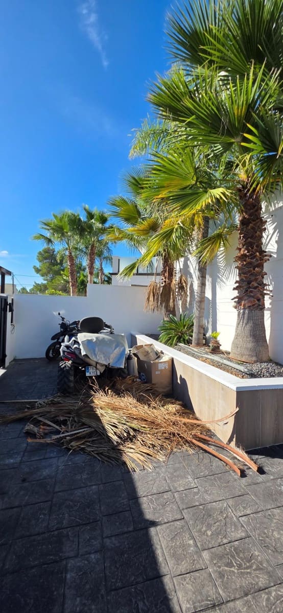 3 bedroom Villa for sale in L'Ametlla de Mar with pool - € 675,000 (Ref: 9355820)