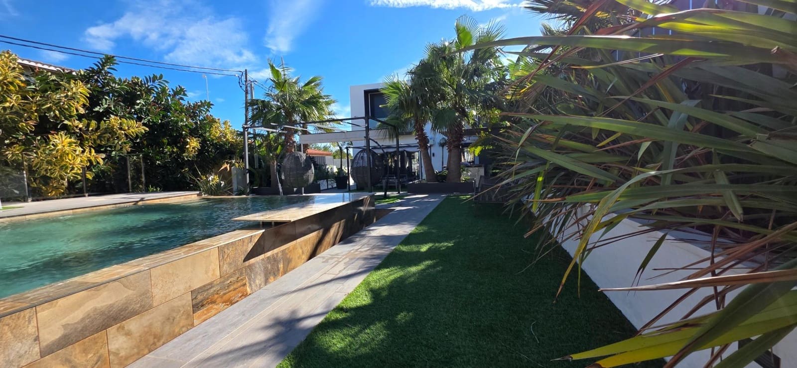 3 bedroom Villa for sale in L'Ametlla de Mar with pool - € 675,000 (Ref: 9355820)