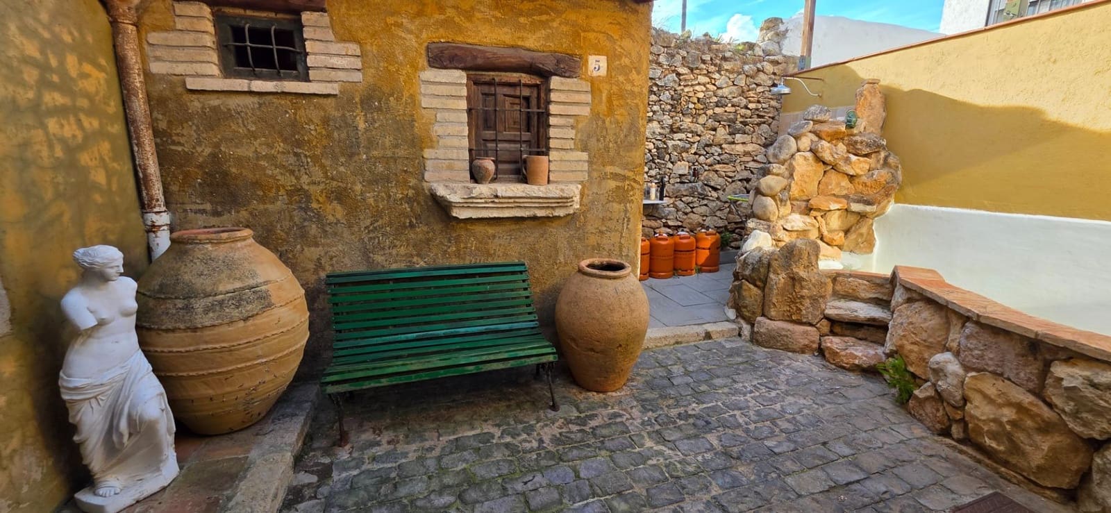 5 bedroom Townhouse for sale in La Riera de Gaia - € 410,000 (Ref: 9355821)