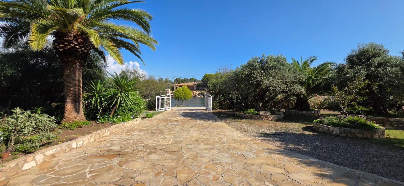 5 bedroom Villa for sale in L'Ametlla de Mar with pool garage - € 1,195,000 (Ref: 9362612)