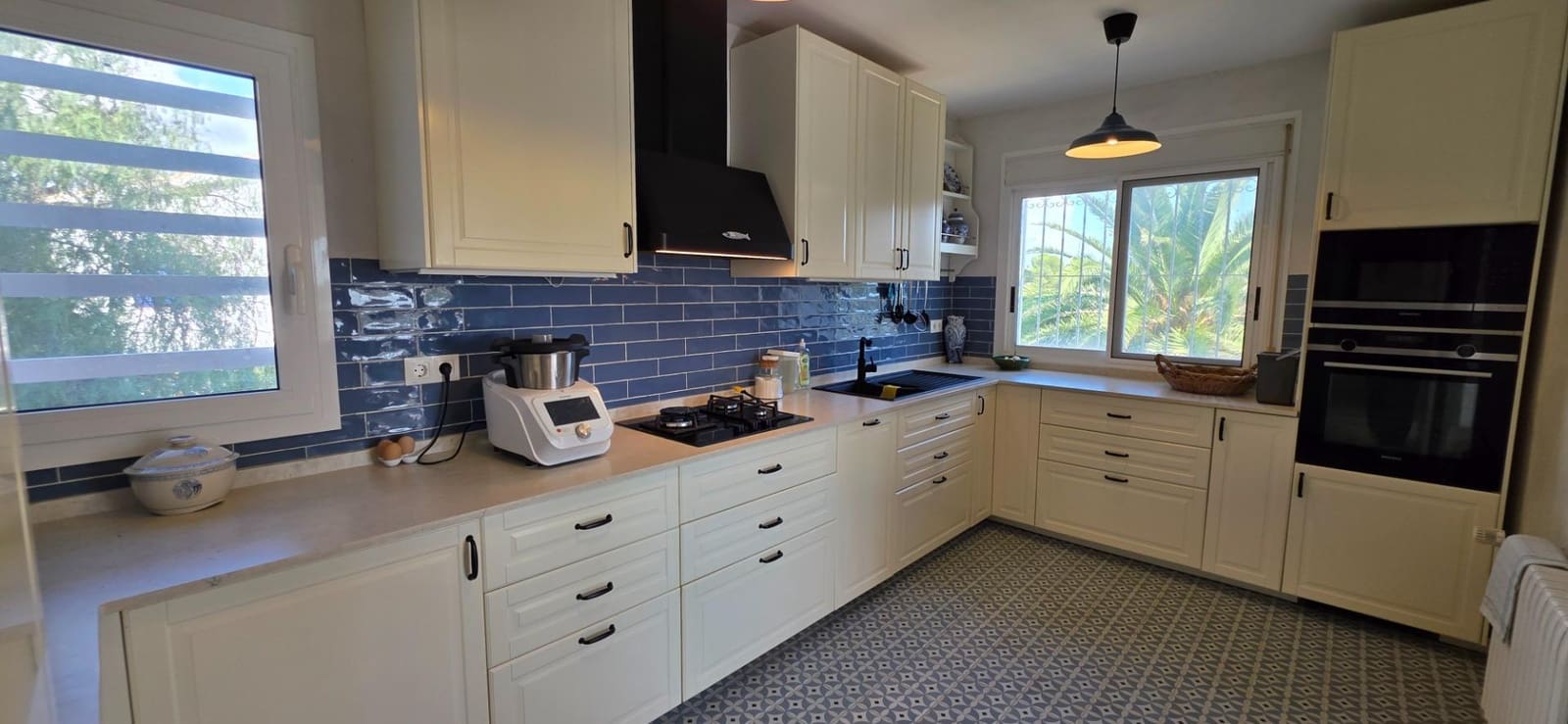 5 bedroom Villa for sale in L'Ametlla de Mar with pool garage - € 995,000 (Ref: 9362612)