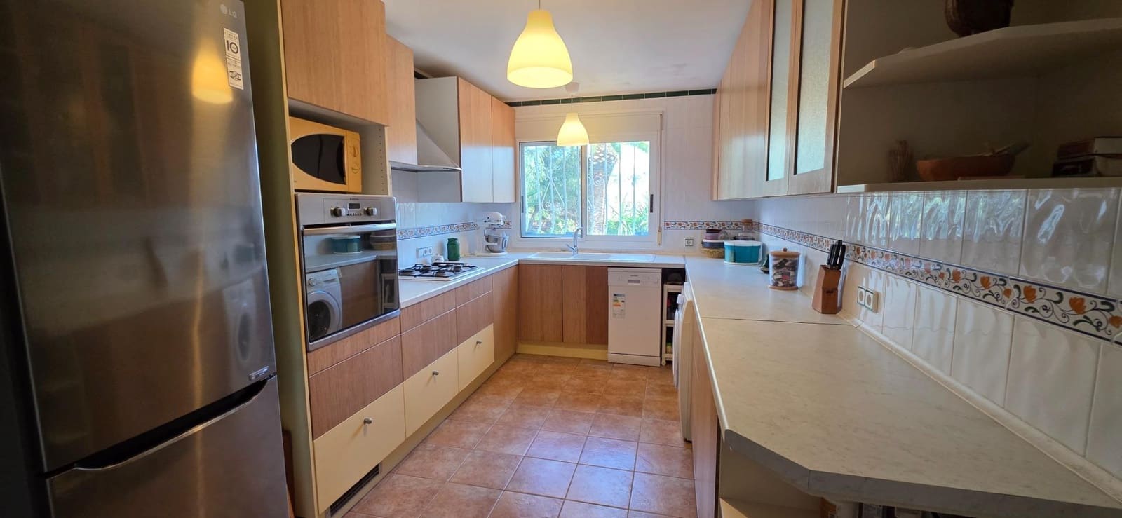 5 bedroom Villa for sale in L'Ametlla de Mar with pool garage - € 995,000 (Ref: 9362612)