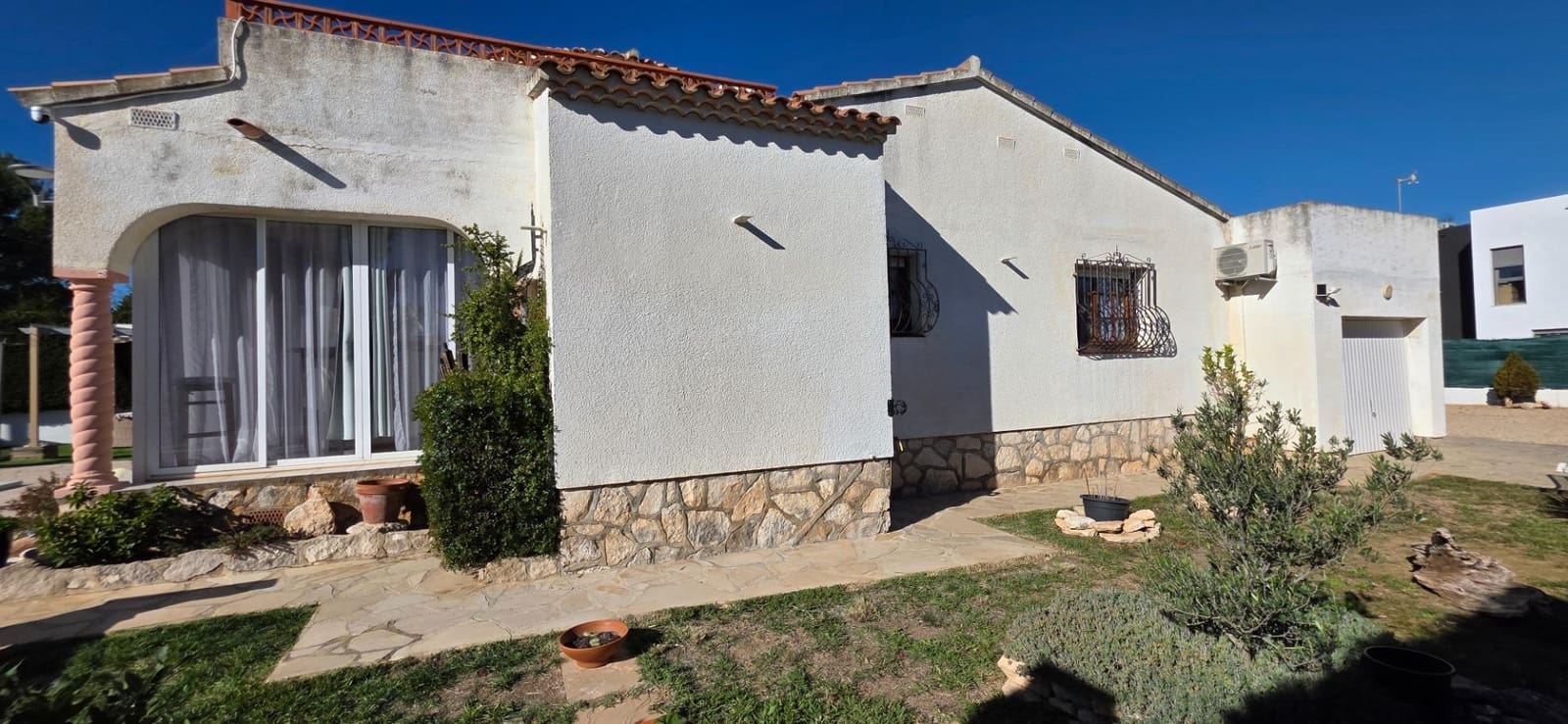 3 sypialnia Willa na sprzedaż w L'Ametlla de Mar z basenem garażem - 363 000 € (Ref: 9431063)