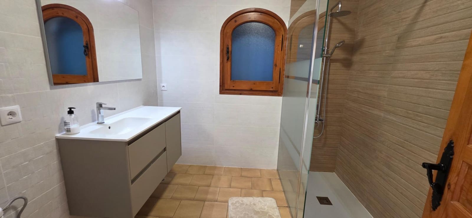 3 soveværelse Villa til salg i Calafat med swimmingpool - € 800.000 (Ref: 9485282)