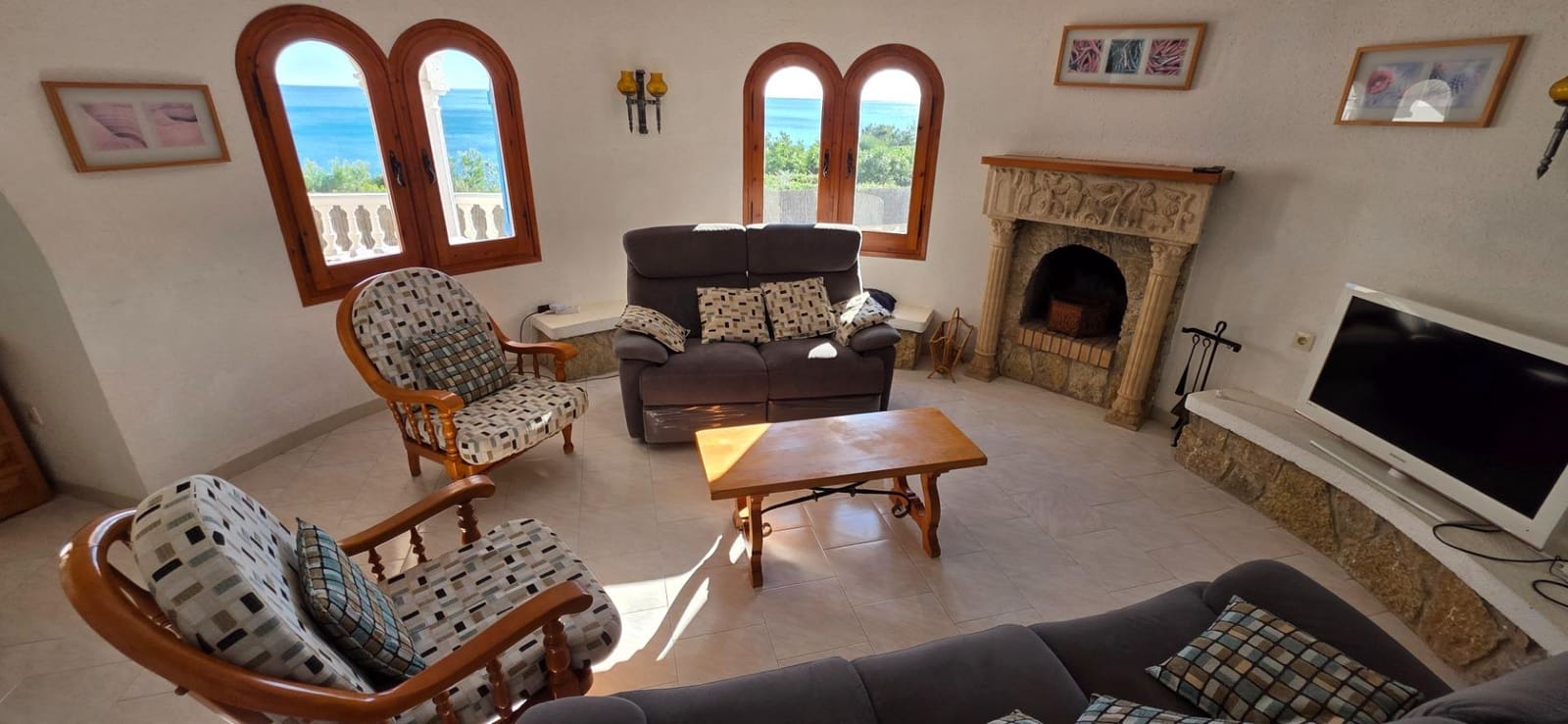 3 soveværelse Villa til salg i Calafat med swimmingpool - € 800.000 (Ref: 9485282)