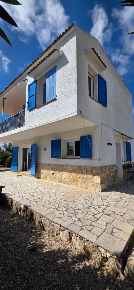 4 bedroom Villa for sale in L'Ametlla de Mar with pool garage - € 340,000 (Ref: 9714917)