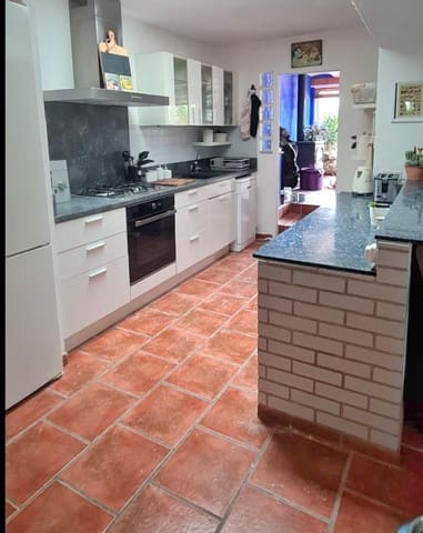 10 soveværelse Finca/Landehus til salg i L'Ampolla med swimmingpool garage - € 390.000 (Ref: 9726625)