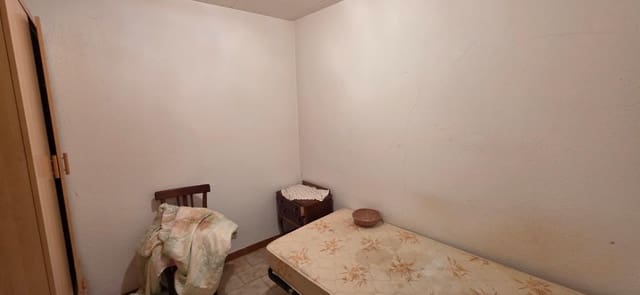 Hus till salu i El Perelló - 150 000 € (Ref: 9788384)