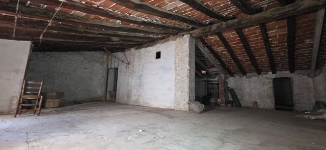 Hus till salu i El Perelló - 150 000 € (Ref: 9788384)