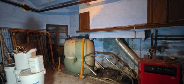 Hus till salu i El Perelló - 150 000 € (Ref: 9788384)