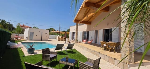 3 Zimmer Villa zu verkaufen in L'Ametlla de Mar mit Pool Garage - 550.000 € (Ref: 9807944)