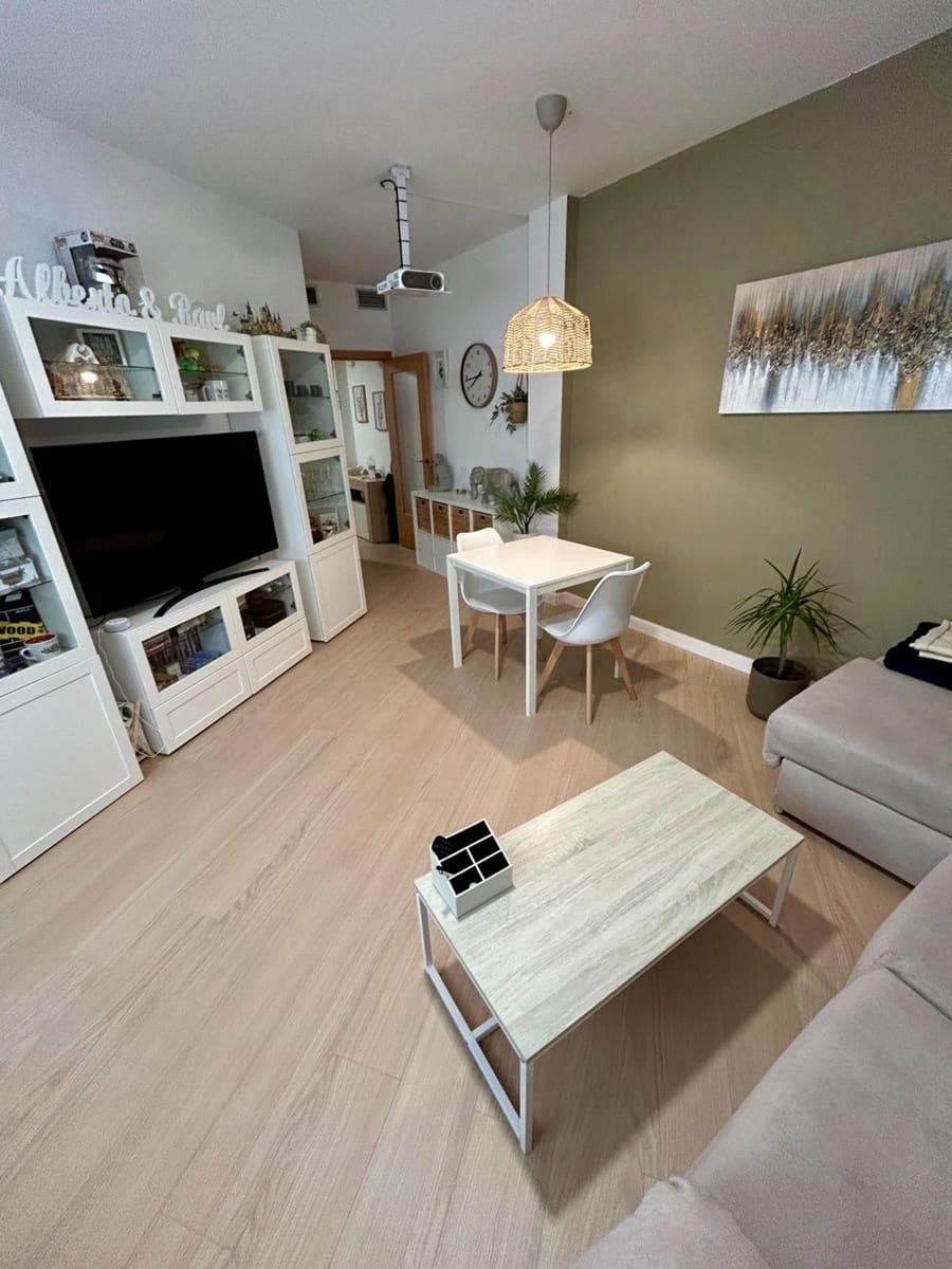 2 bedroom Apartment for sale in Vandellos i l'Hospitalet de l'Infant - € 169,500 (Ref: 9839247)