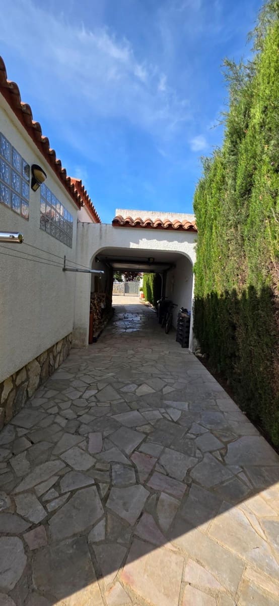 3 bedroom Villa for sale in L'Ametlla de Mar with pool garage - € 330,000 (Ref: 9839249)