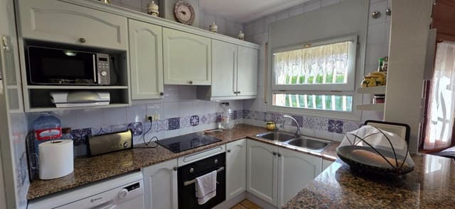 3 soverom Villa til salgs i L'Ametlla de Mar med svømmebasseng garasje - € 330 000 (Ref: 9839249)