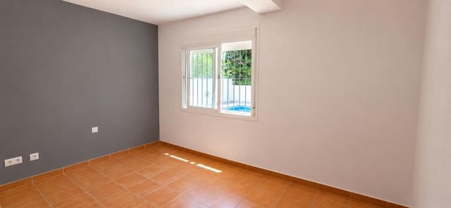 3 chambre Villa/Maison à vendre à L'Ametlla de Mar avec piscine garage - 270 000 € (Ref: 9878809)