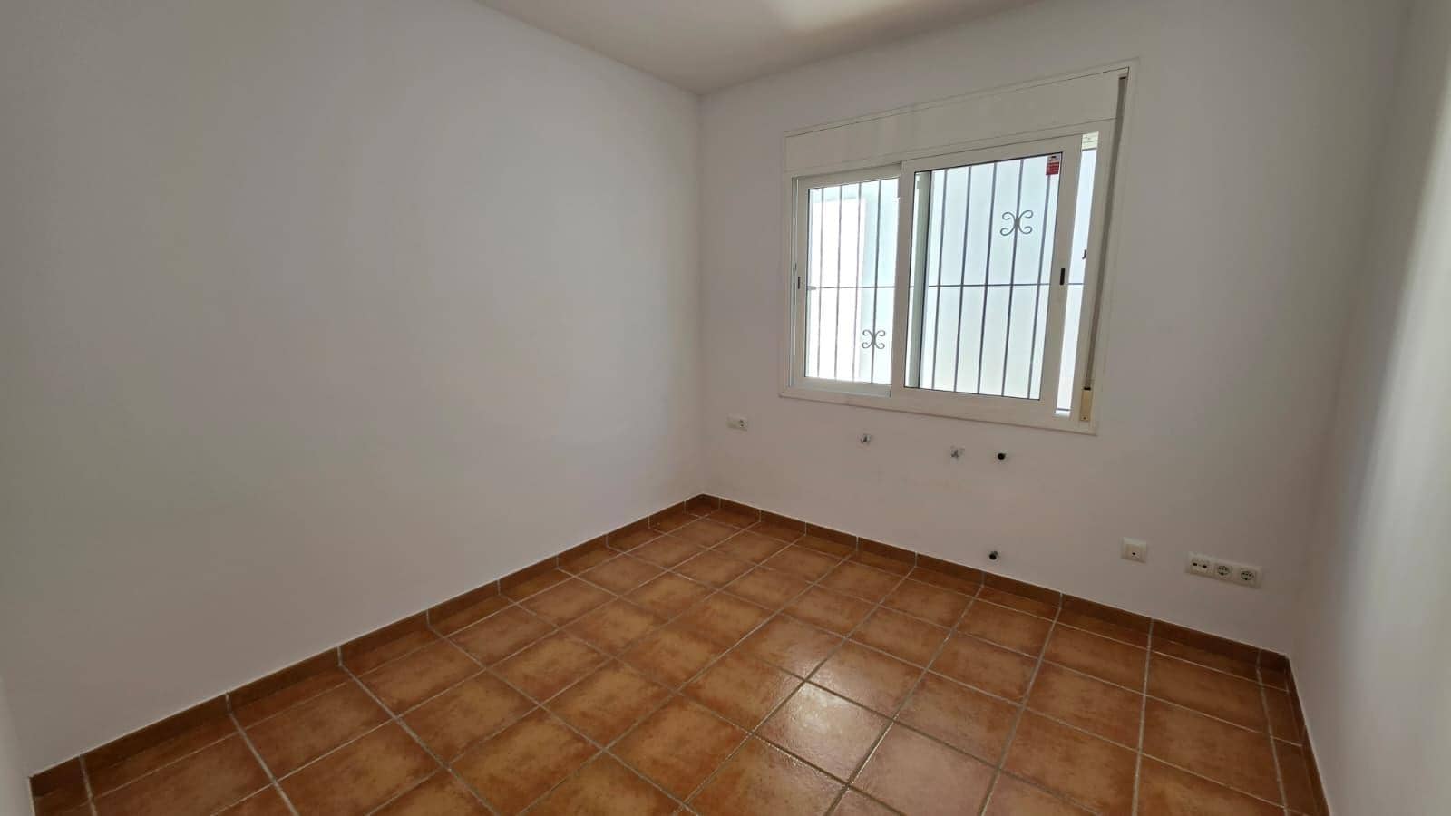 3 sypialnia Willa na sprzedaż w L'Ametlla de Mar z basenem garażem - 259 000 € (Ref: 9878809)