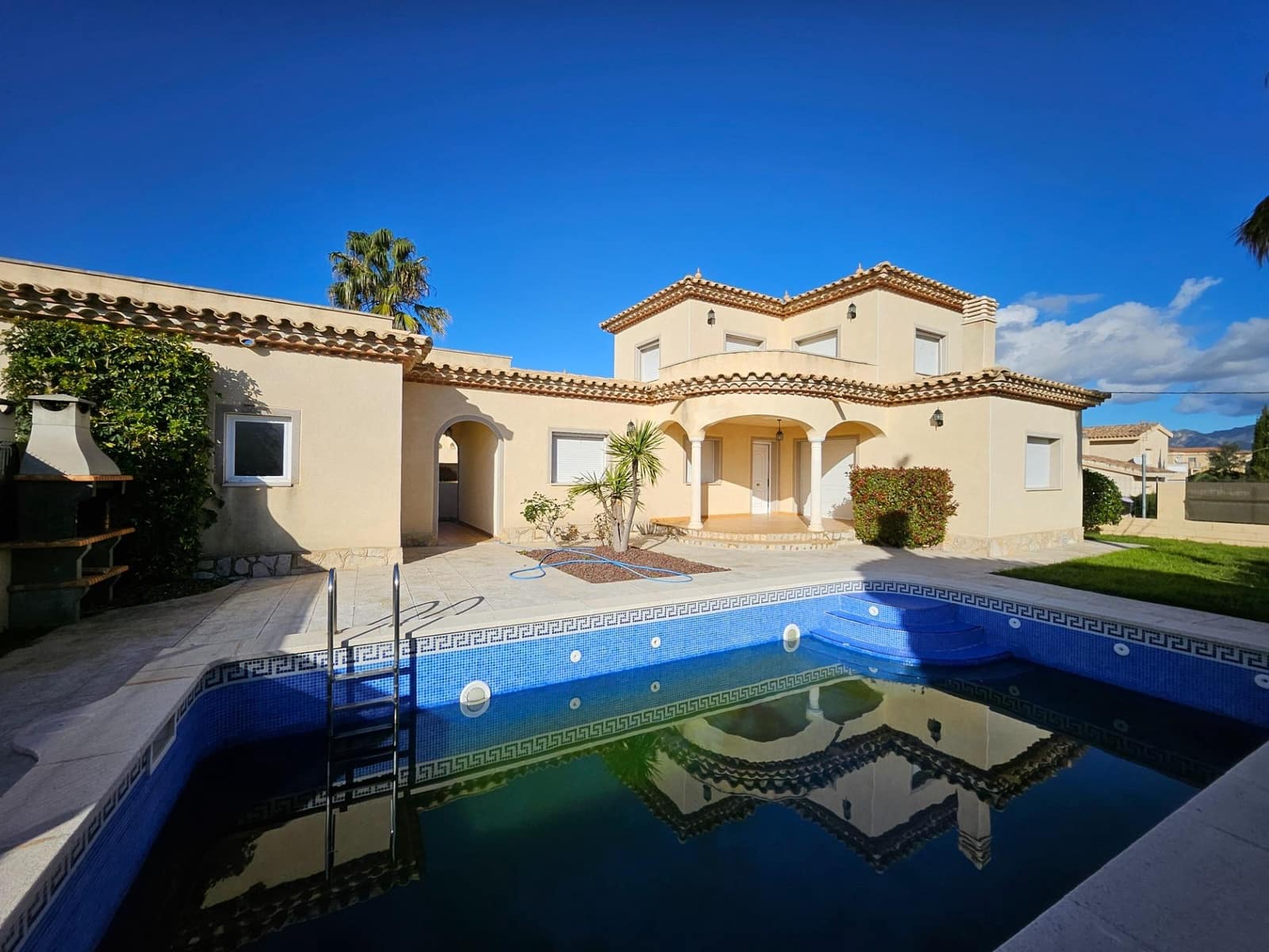 4 soverom Villa til salgs i L'Ametlla de Mar med svømmebasseng garasje - € 365 000 (Ref: 9947904)