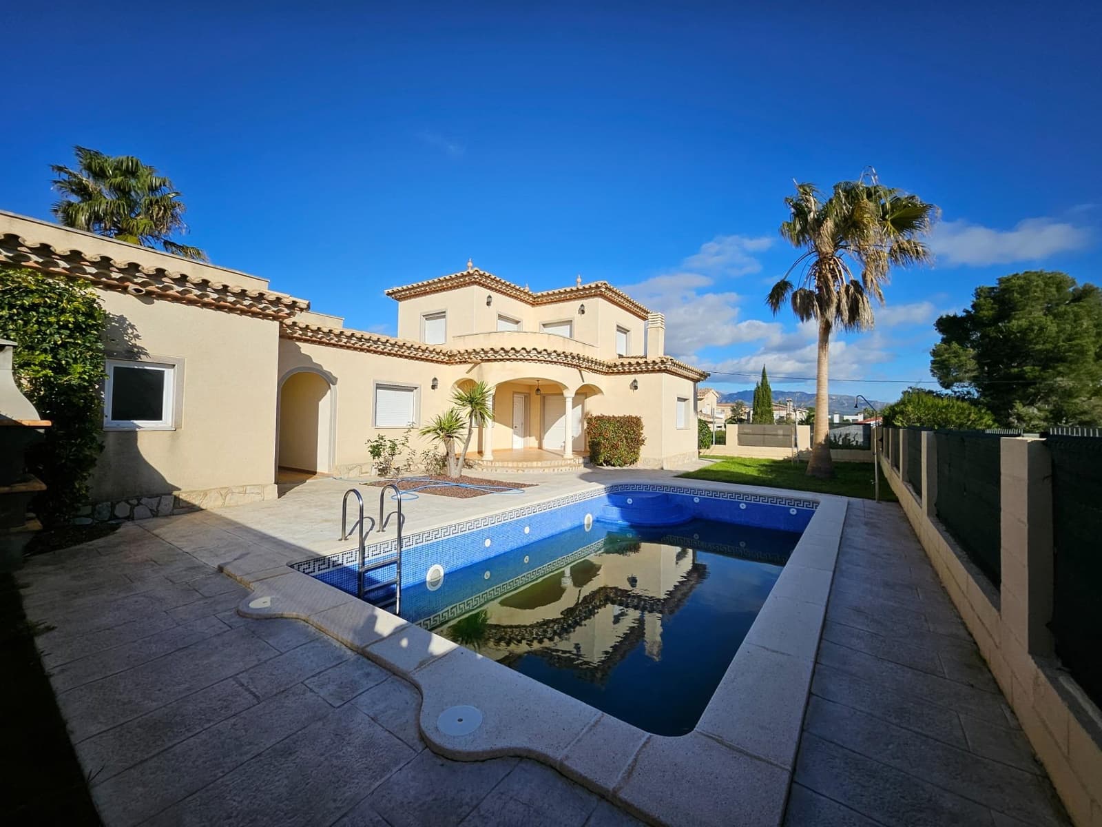 4 soverom Villa til salgs i L'Ametlla de Mar med svømmebasseng garasje - € 365 000 (Ref: 9947904)