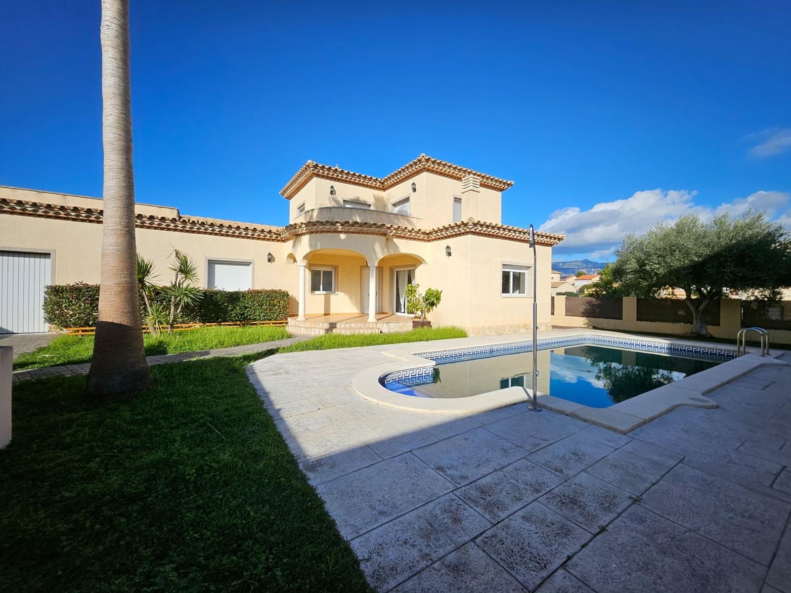 4 soverom Villa til salgs i L'Ametlla de Mar med svømmebasseng garasje - € 365 000 (Ref: 9947904)