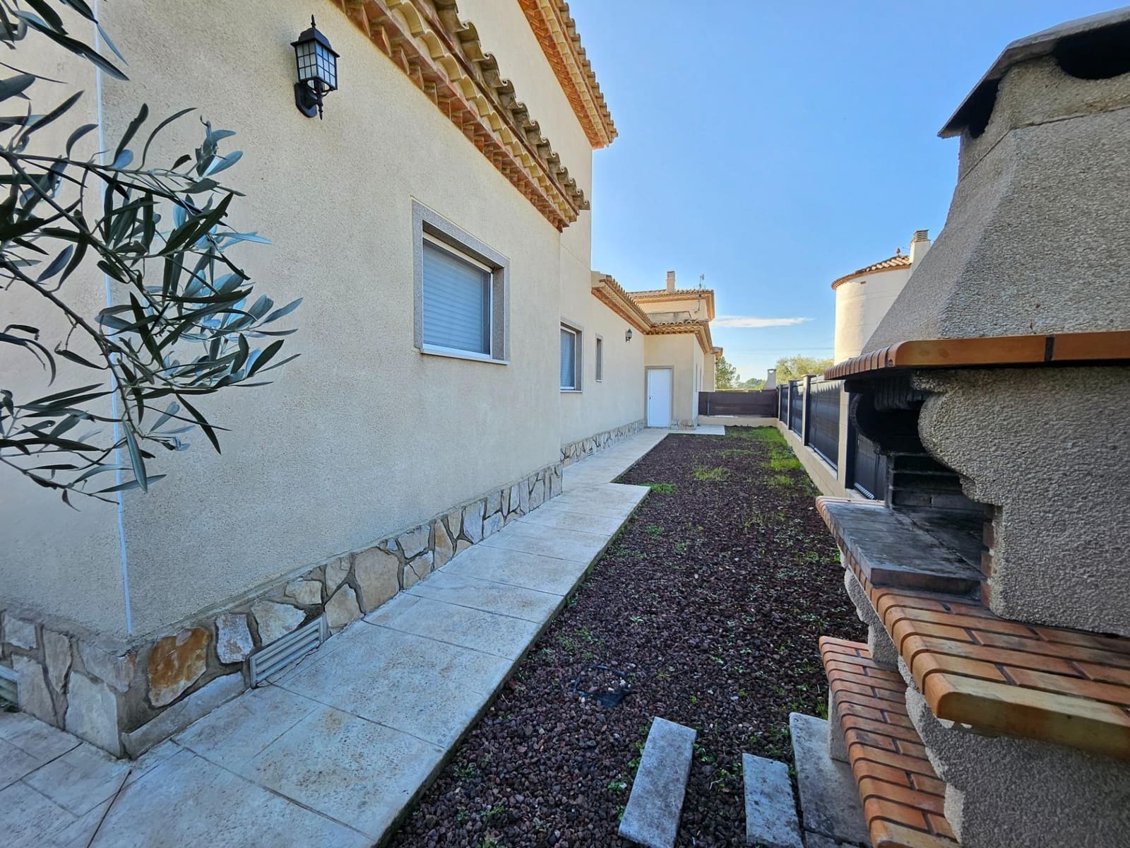 4 soverom Villa til salgs i L'Ametlla de Mar med svømmebasseng garasje - € 365 000 (Ref: 9947904)