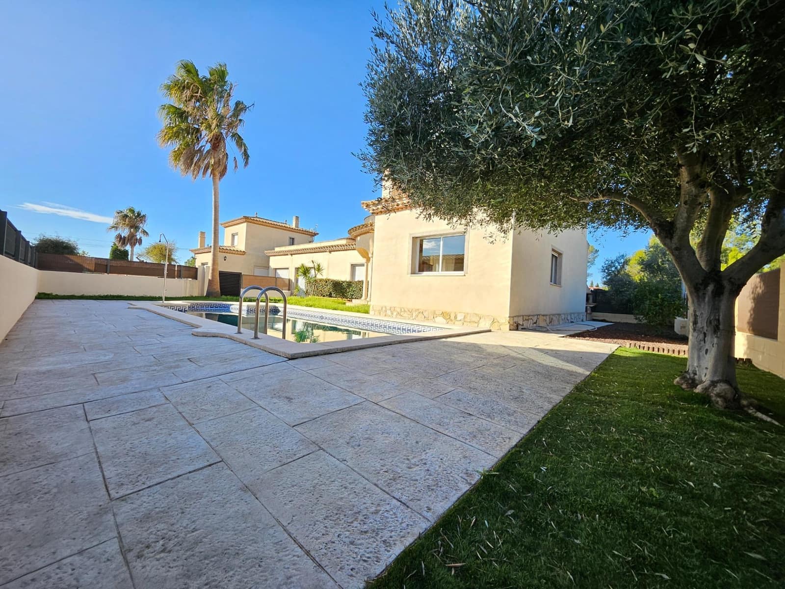 4 soverom Villa til salgs i L'Ametlla de Mar med svømmebasseng garasje - € 365 000 (Ref: 9947904)