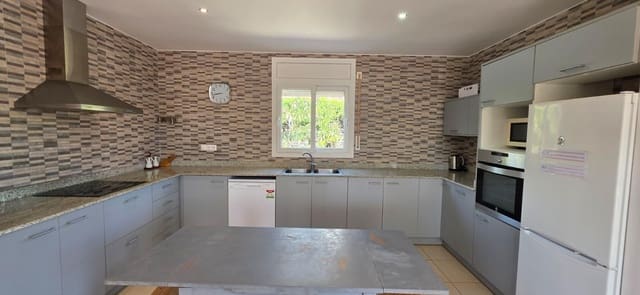 4 sovrum Villa till salu i L'Ametlla de Mar med pool - 389 000 € (Ref: 9952611)