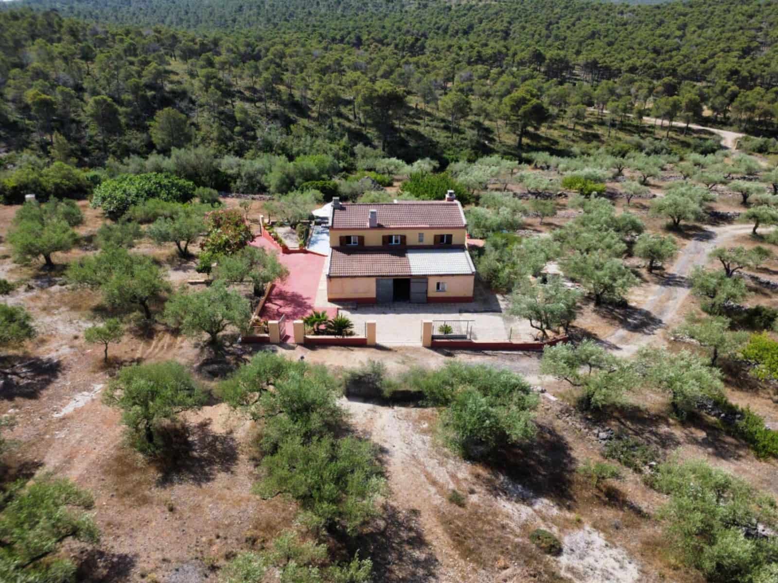 3 soverom Finca/Herregård til salgs i El Perello med svømmebasseng garasje - € 285 000 (Ref: 9959773)