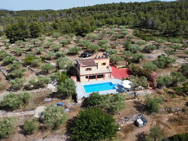 3 soverom Finca/Herregård til salgs i El Perelló med svømmebasseng garasje - € 285 000 (Ref: 9959773)