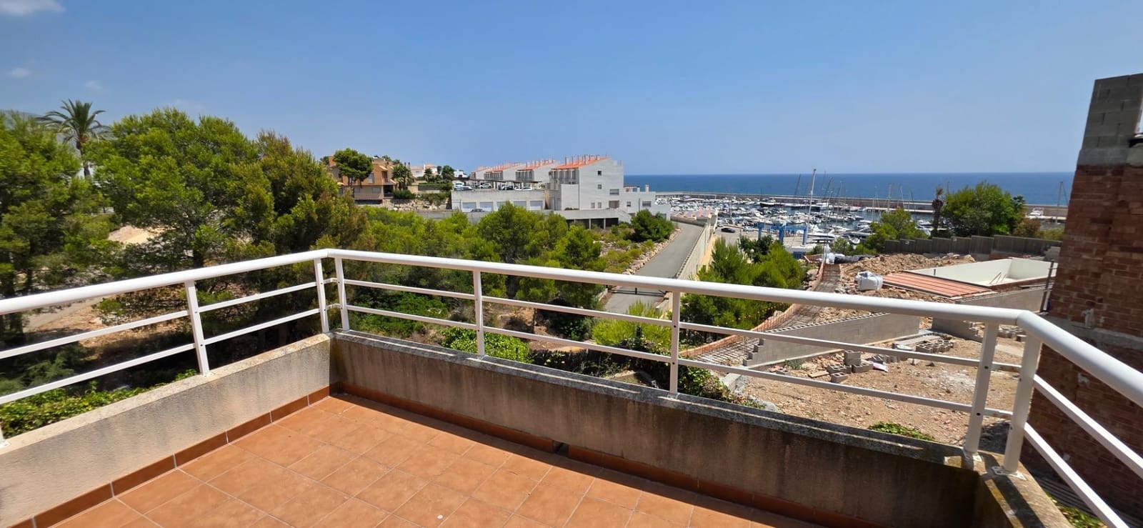 Chalet de 4 habitaciones en Calafat en venta con garaje - 399.000 € (Ref: 9978827)