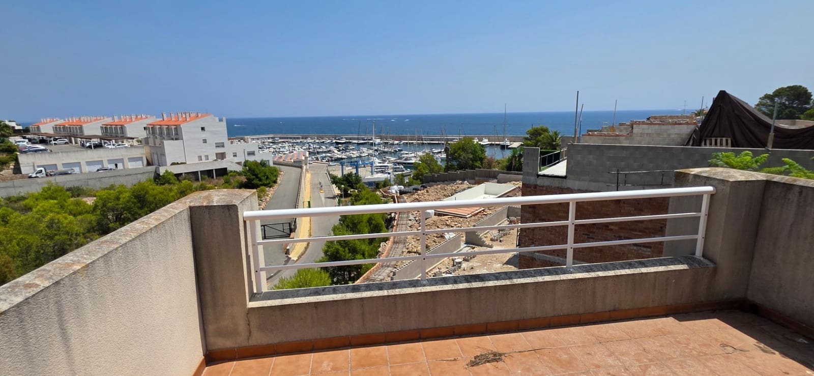 Chalet de 4 habitaciones en Calafat en venta con garaje - 399.000 € (Ref: 9978827)