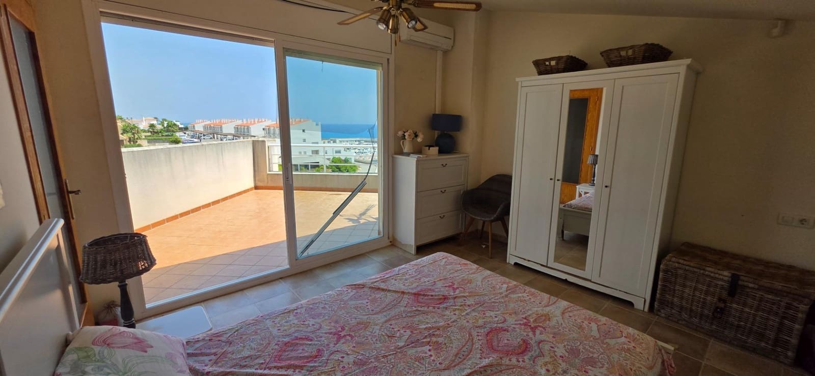 Chalet de 4 habitaciones en Calafat en venta con garaje - 399.000 € (Ref: 9978827)
