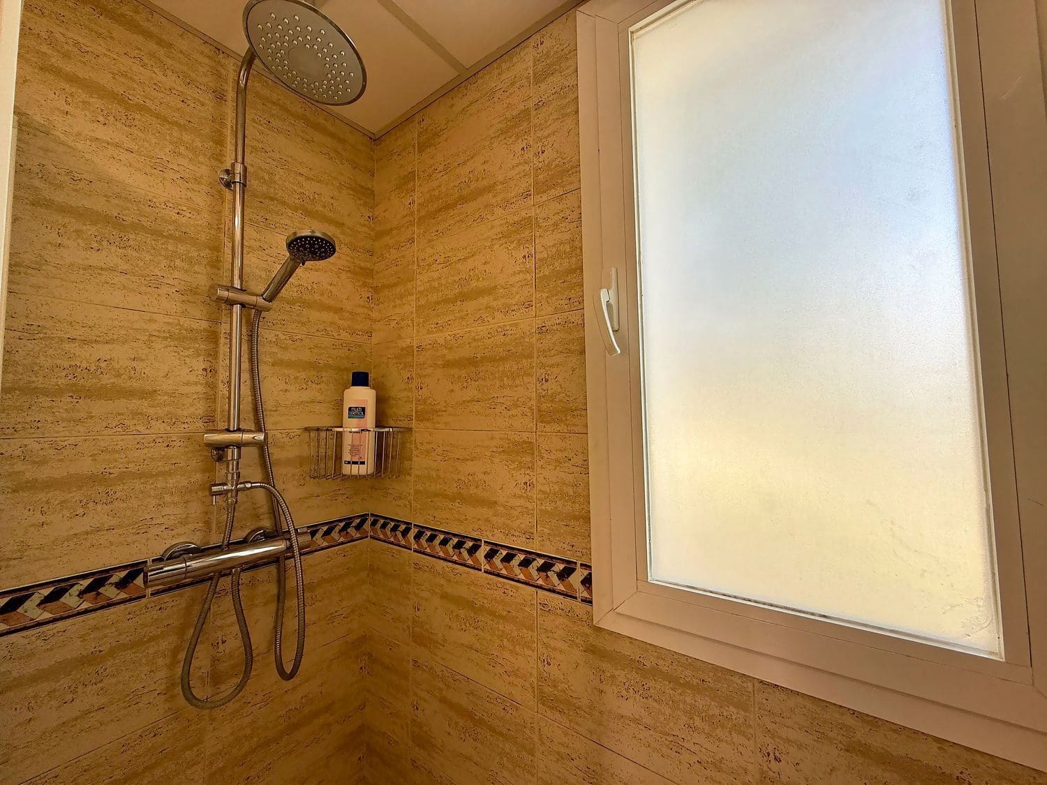 2 soveværelse Lejlighed til leje i Nueva Andalucia med swimmingpool garage - € 1.900 (Ref: 10010226)