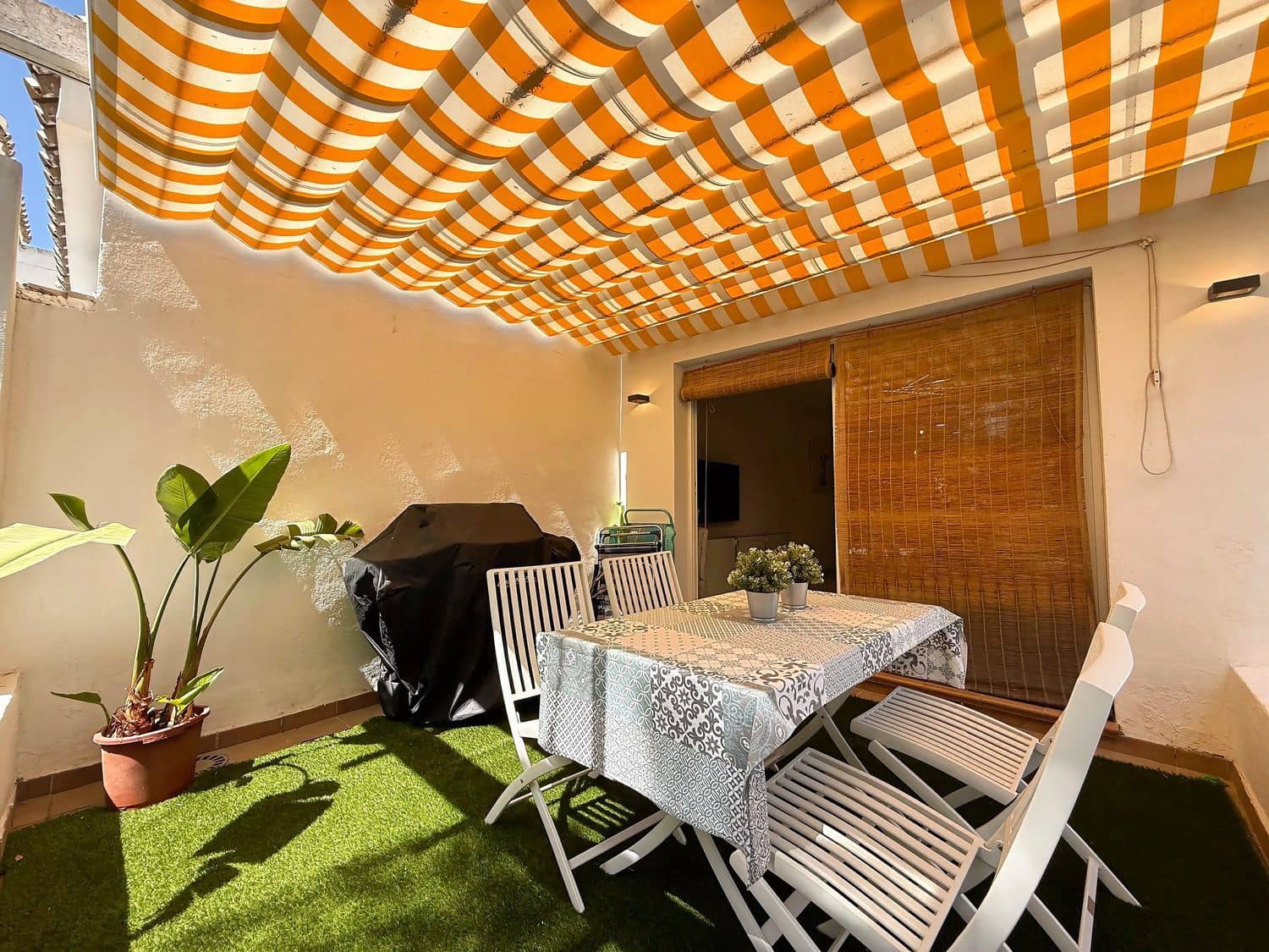 2 soveværelse Lejlighed til leje i Nueva Andalucia med swimmingpool garage - € 1.900 (Ref: 10010226)