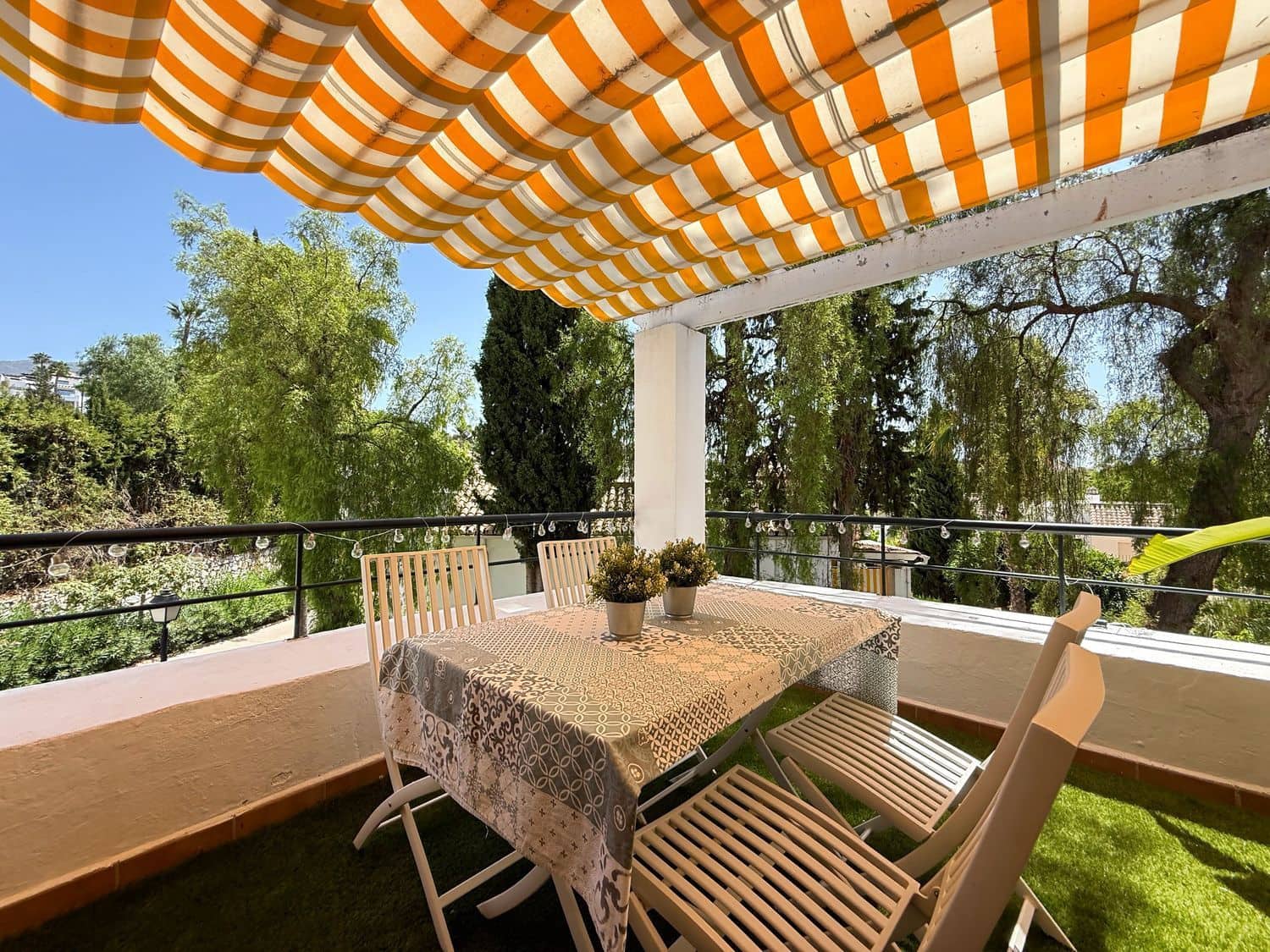 2 soveværelse Lejlighed til leje i Nueva Andalucia med swimmingpool garage - € 1.900 (Ref: 10010226)