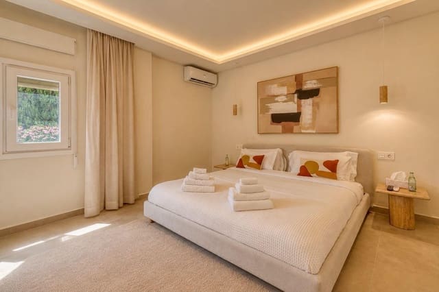 4 soveværelse Lejlighed til leje i Nueva Andalucía Centro, Marbella med swimmingpool garage - € 5.000 (Ref: 10010227)