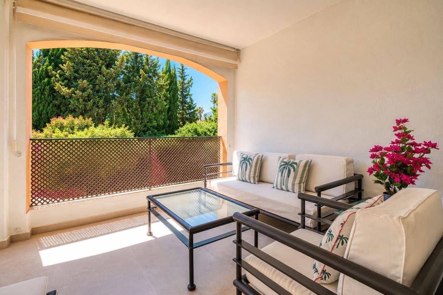 4 soveværelse Lejlighed til leje i Nueva Andalucia med swimmingpool garage - € 5.000 (Ref: 10010227)