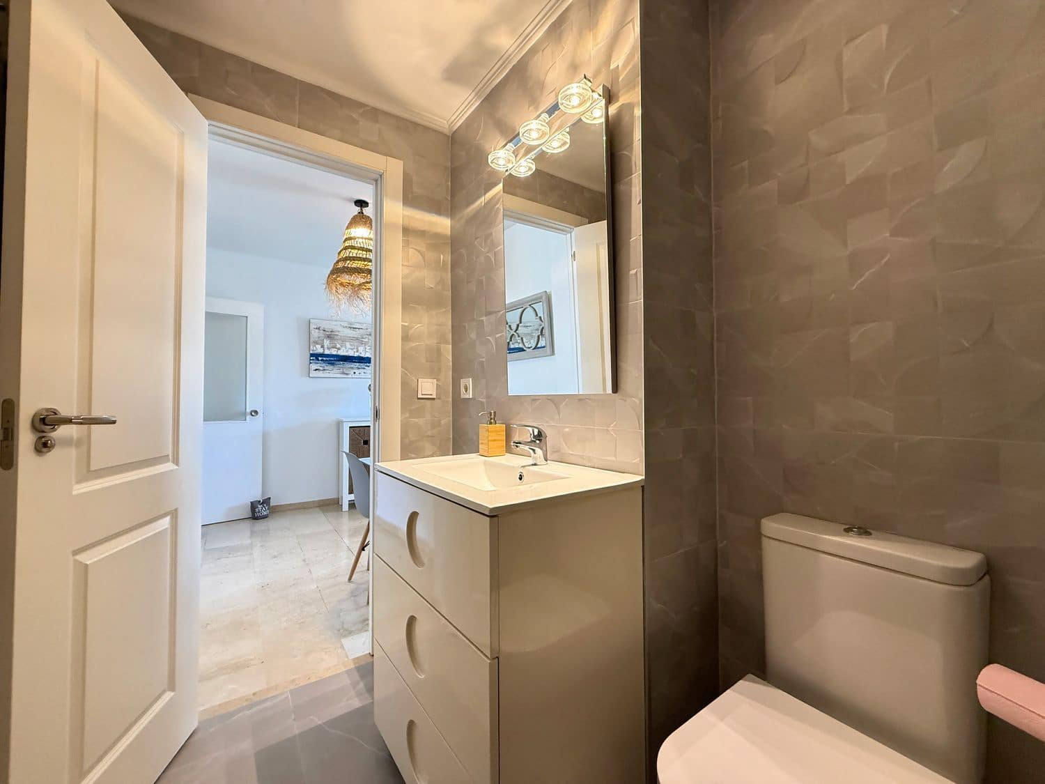 Apartamento de 1 habitación en Marbella en alquiler con piscina garaje - 1.800 € (Ref: 10012792)