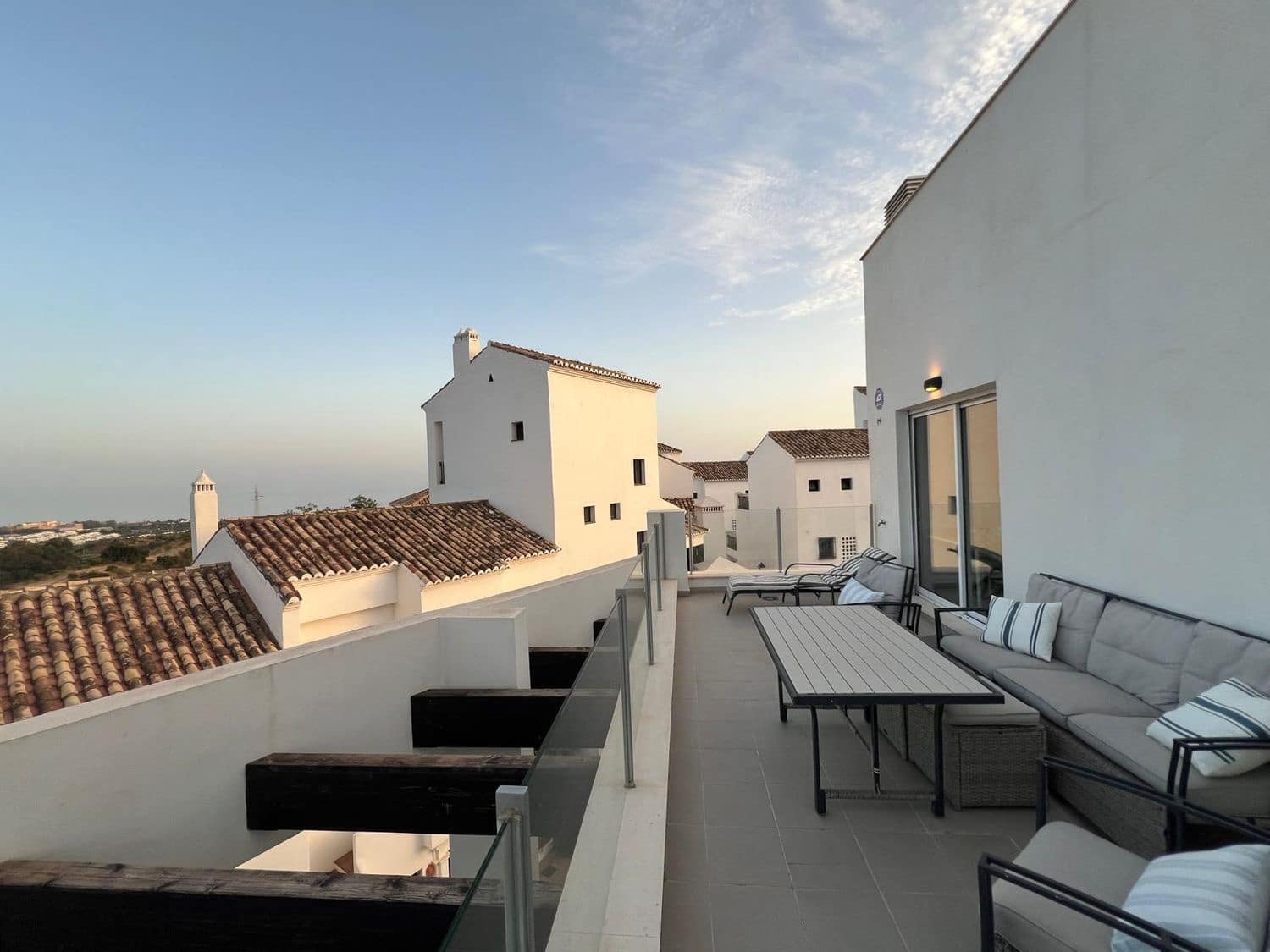 3 sovrum Lägenhet att hyra i Marbella med pool garage - 3 800 € (Ref: 10031554)