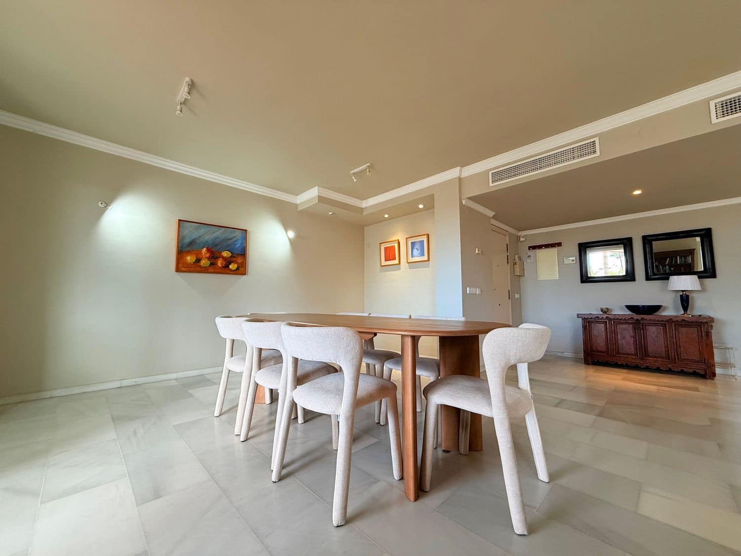 Appartement de 3 chambres à louer à Marbella avec piscine garage - 3 200 € (Ref: 10033363)