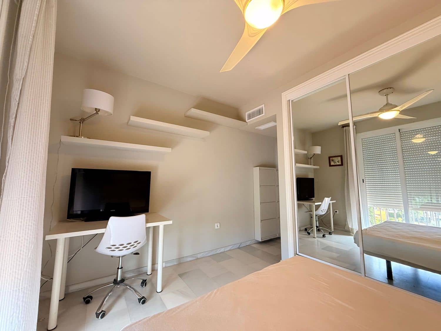 Appartement de 3 chambres à louer à Marbella avec piscine garage - 3 200 € (Ref: 10033363)