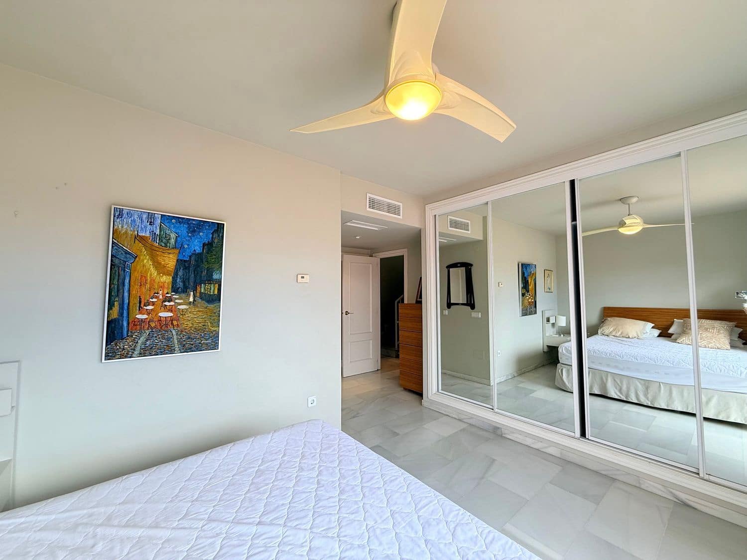 Appartement de 3 chambres à louer à Marbella avec piscine garage - 3 200 € (Ref: 10033363)